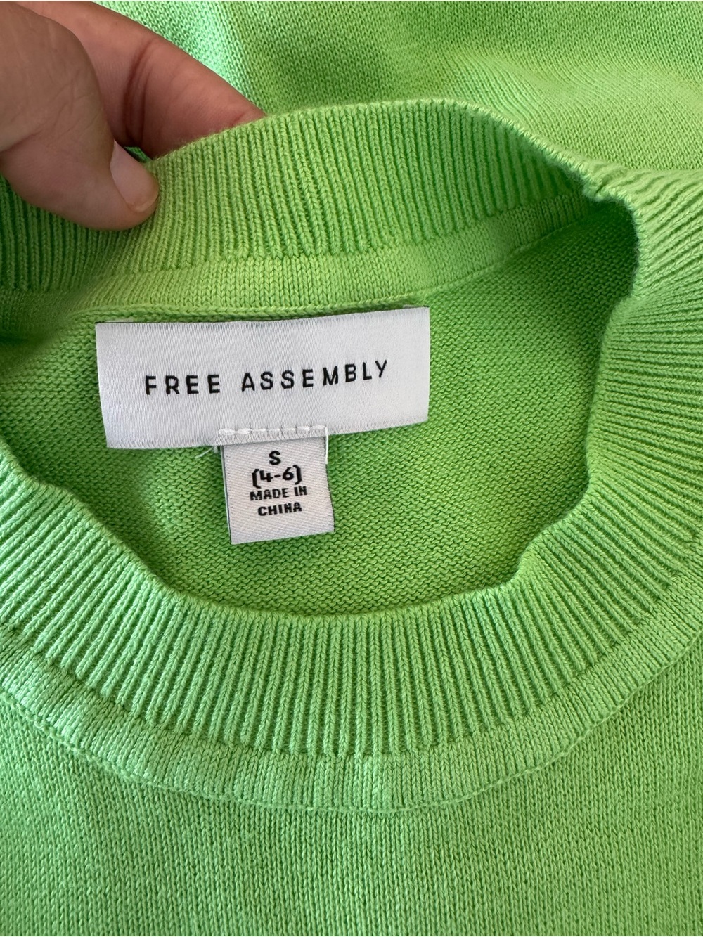NWT Free Assembly Sleeveless Lime Green Banana Classic Shell Knit Sweater - Picture 10 of 11